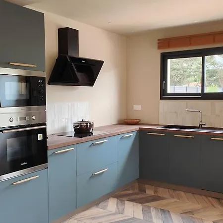 Iris Jacuzzi Vue Villa *