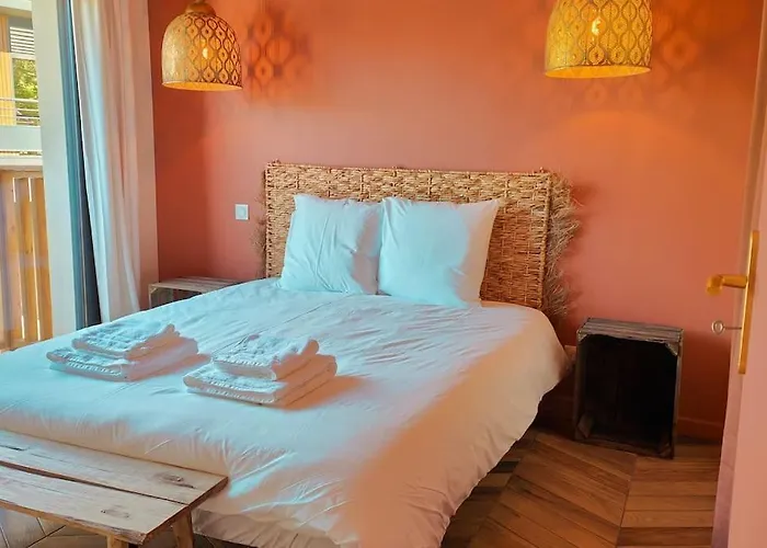 Iris Jacuzzi Vue Villa